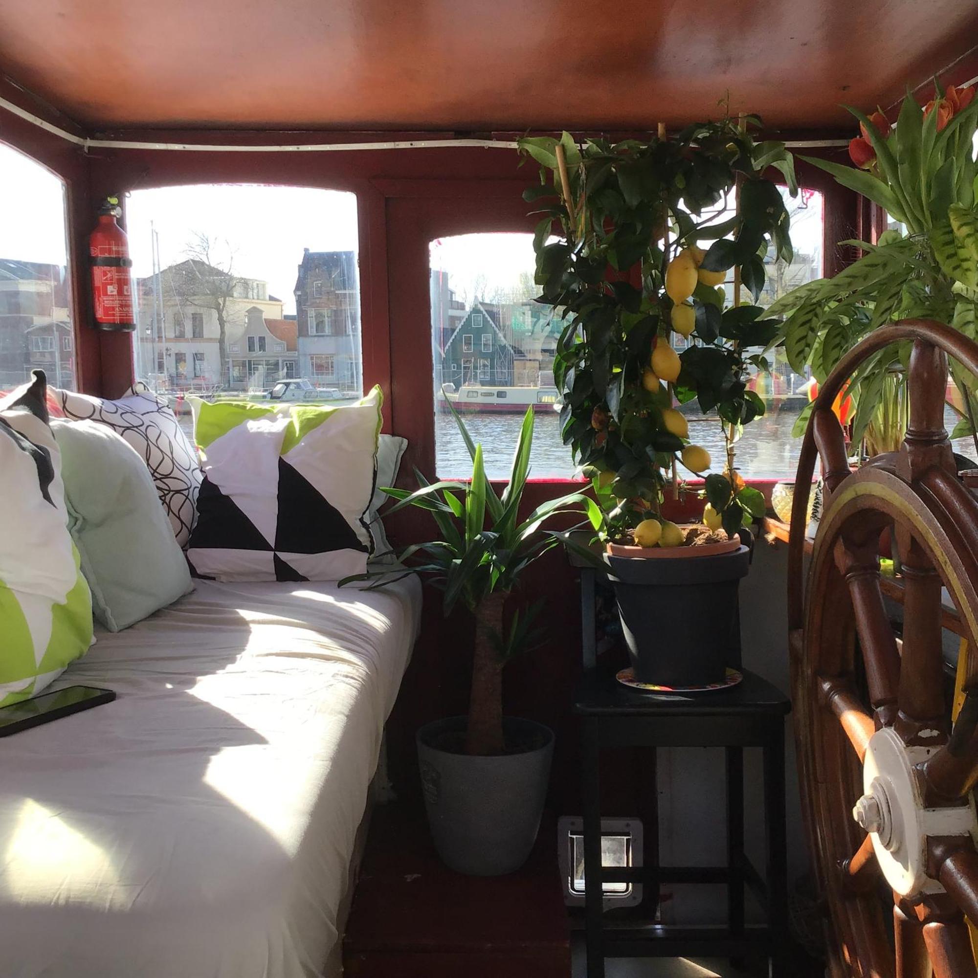 B&B Teddy "Prachtig Authentiek Woonschip Uit 1912, 15 Minuten Van Amsterdam" Wormer Zewnętrze zdjęcie
