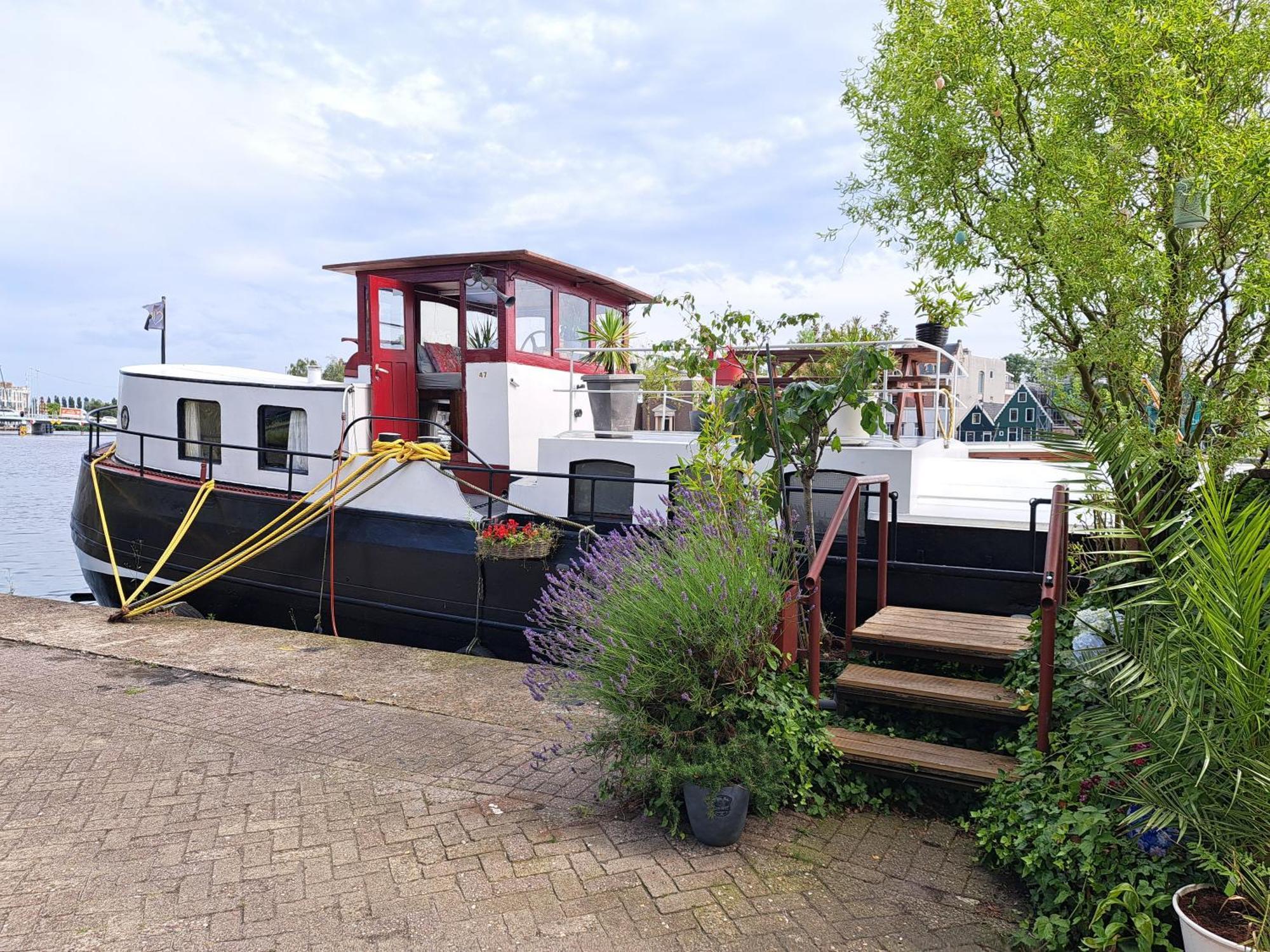 B&B Teddy "Prachtig Authentiek Woonschip Uit 1912, 15 Minuten Van Amsterdam" Wormer Zewnętrze zdjęcie