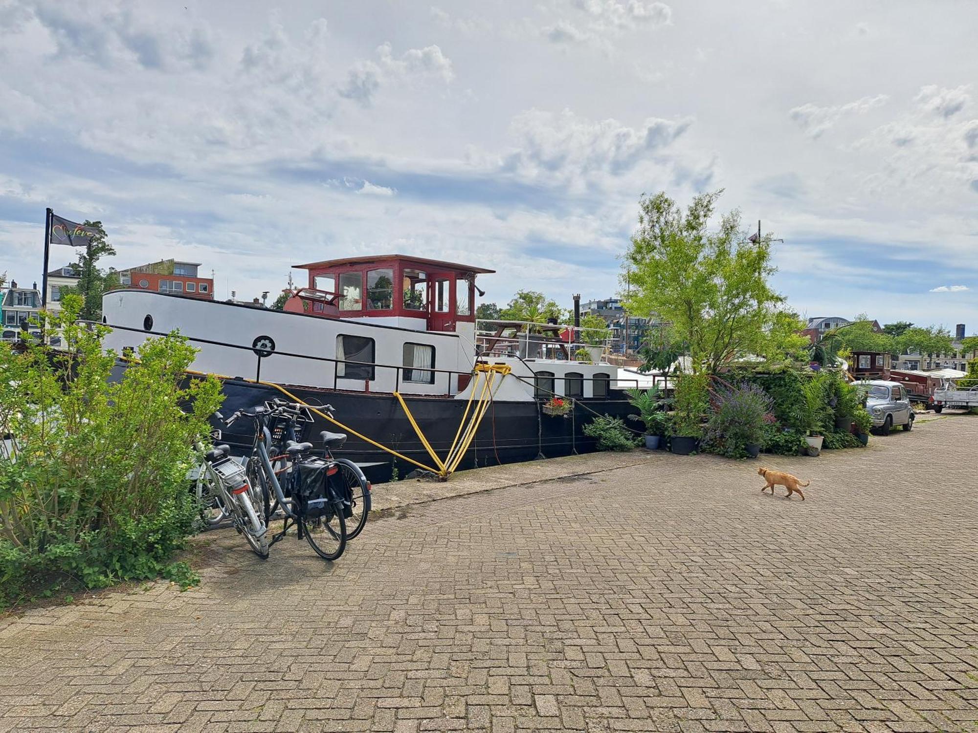 B&B Teddy "Prachtig Authentiek Woonschip Uit 1912, 15 Minuten Van Amsterdam" Wormer Zewnętrze zdjęcie