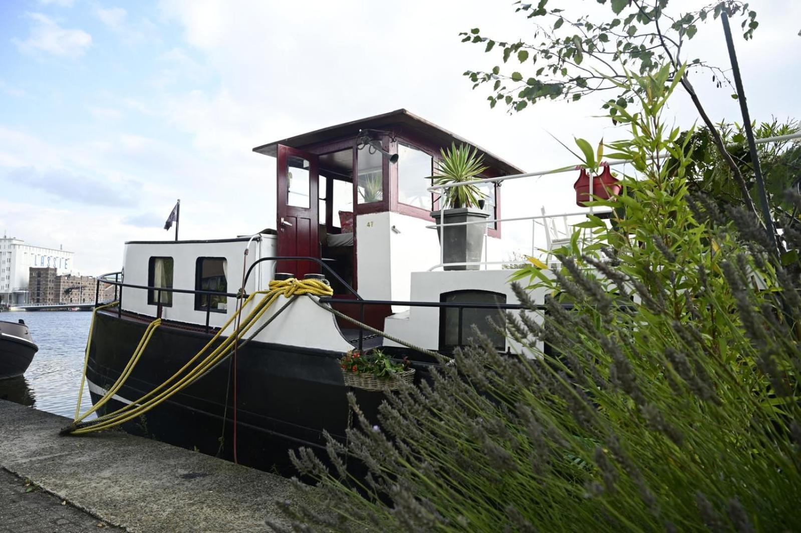 B&B Teddy "Prachtig Authentiek Woonschip Uit 1912, 15 Minuten Van Amsterdam" Wormer Zewnętrze zdjęcie