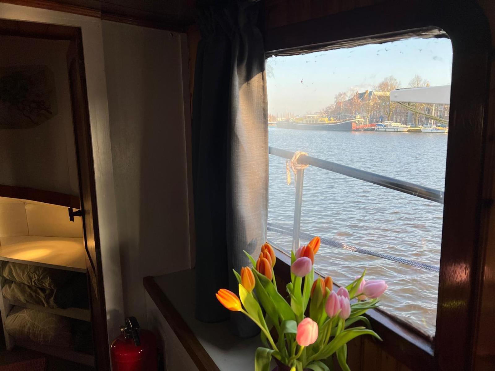 B&B Teddy "Prachtig Authentiek Woonschip Uit 1912, 15 Minuten Van Amsterdam" Wormer Zewnętrze zdjęcie