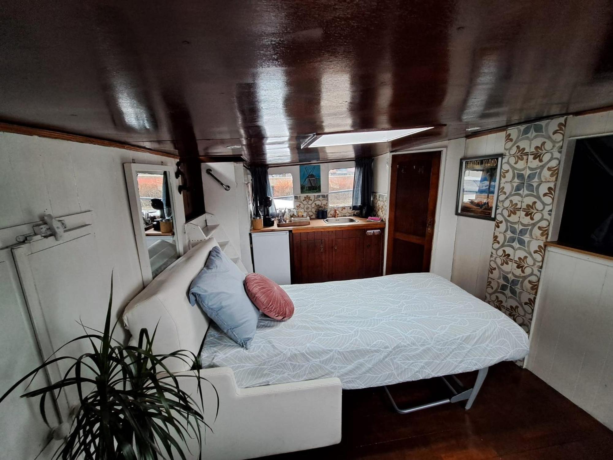 B&B Teddy "Prachtig Authentiek Woonschip Uit 1912, 15 Minuten Van Amsterdam" Wormer Zewnętrze zdjęcie